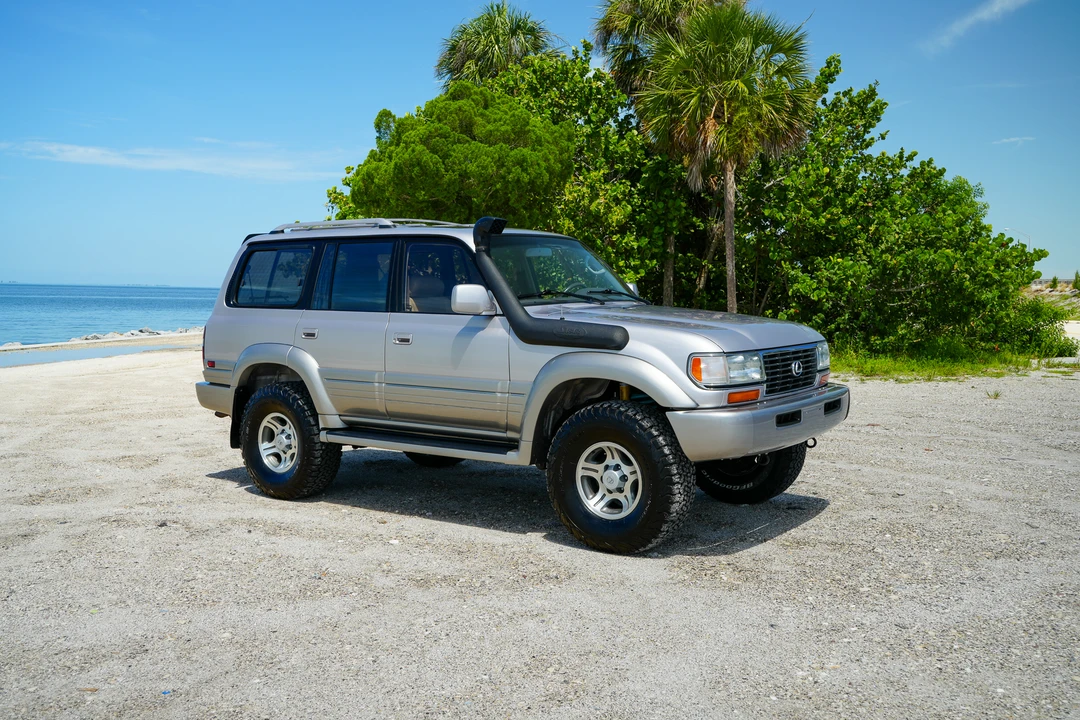 1997 Lexus LX 1st Gen - Image 14 of 31