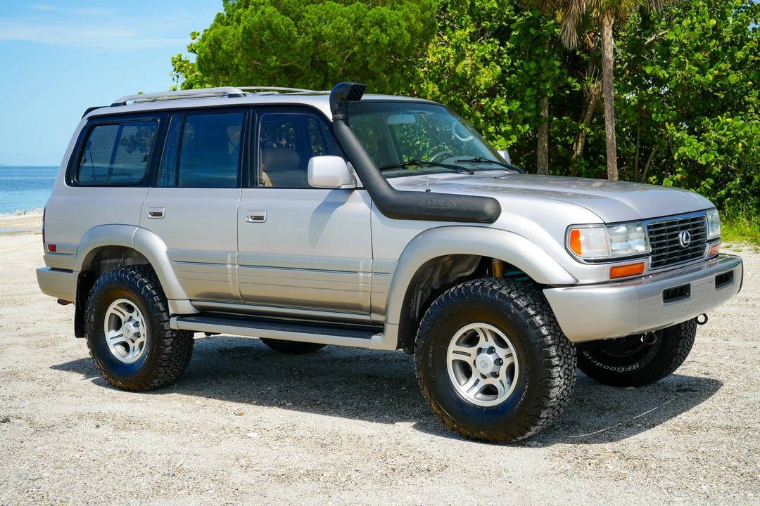 1997 Lexus LX 1st Gen - Image 15 of 31
