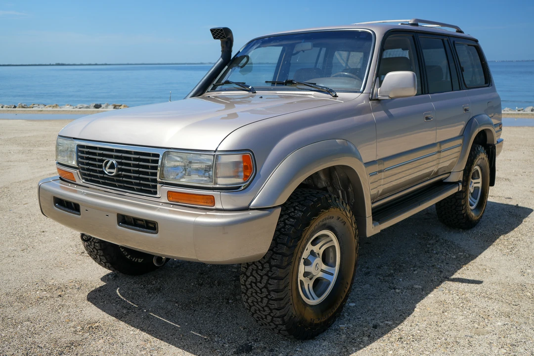 1997 Lexus LX 1st Gen - Image 4 of 31