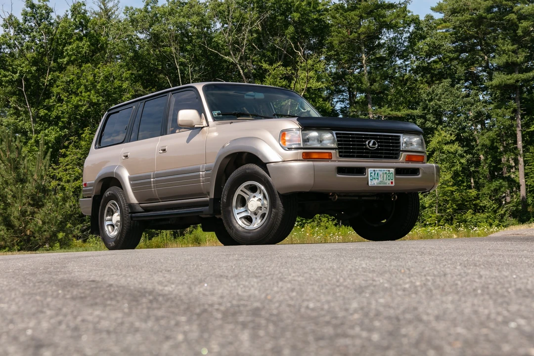 1997 Lexus LX 1st Gen - Image 4 of 31