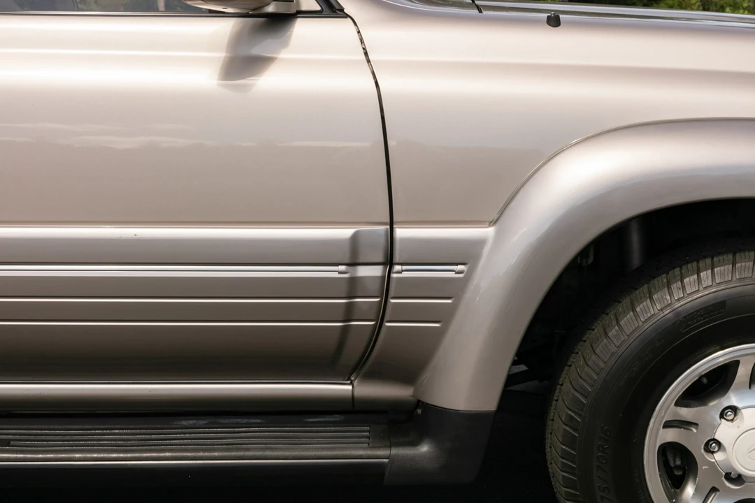 1997 Lexus LX 1st Gen - Image 23 of 31