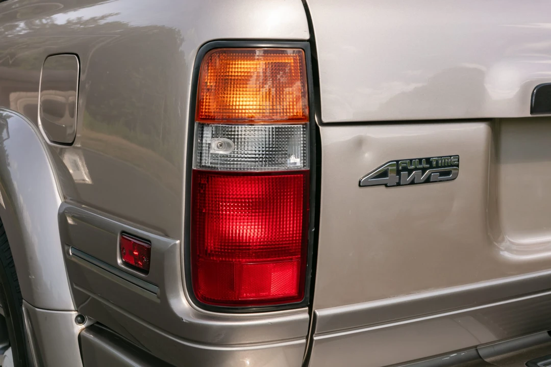 1997 Lexus LX 1st Gen - Image 17 of 31