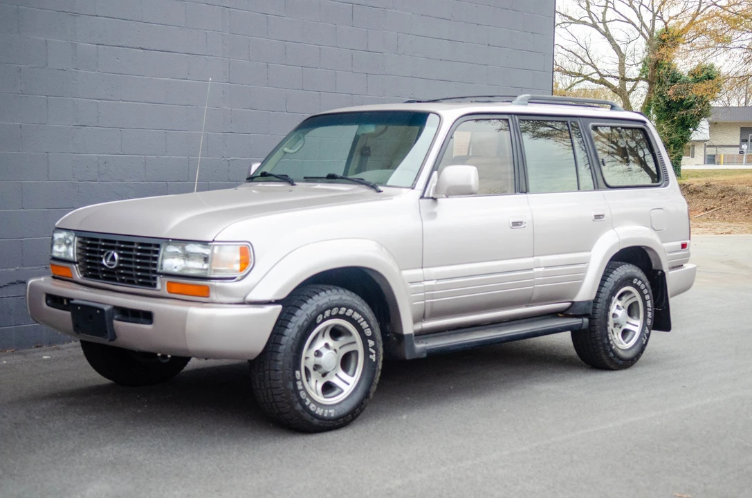 1997 Lexus LX 1st Gen - Image 3 of 31