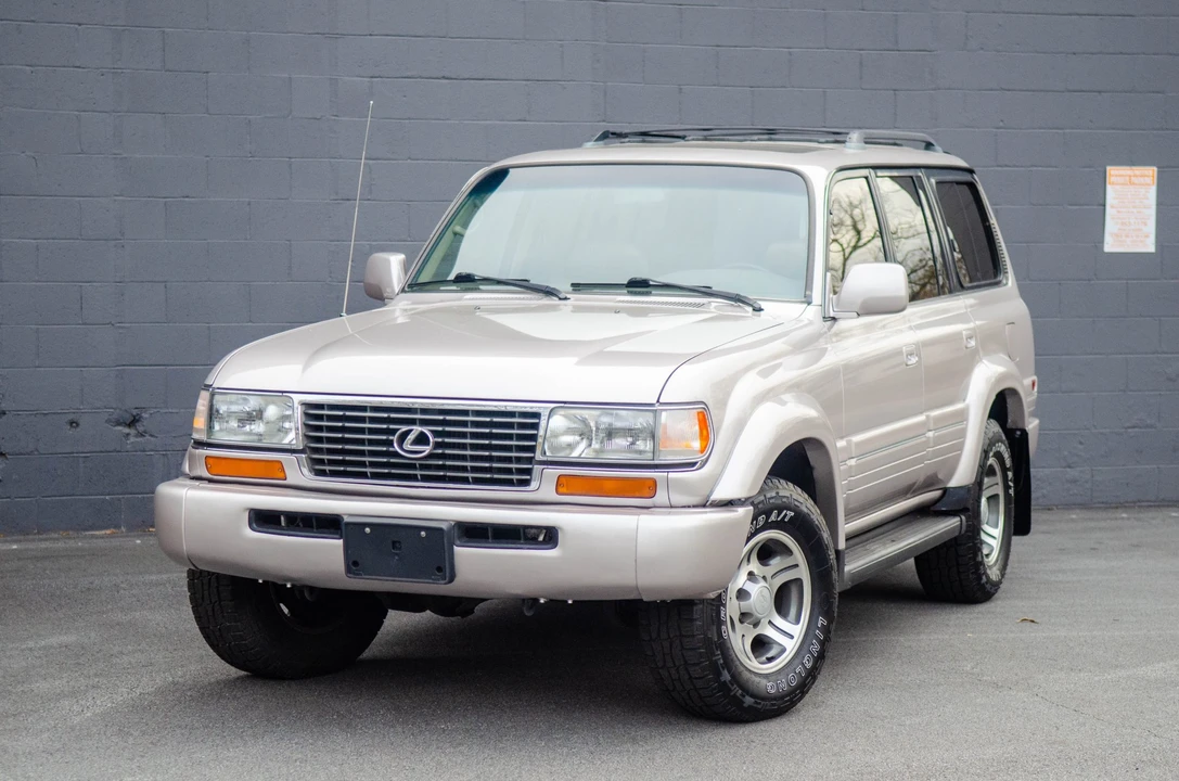 1997 Lexus LX 1st Gen - Image 7 of 31