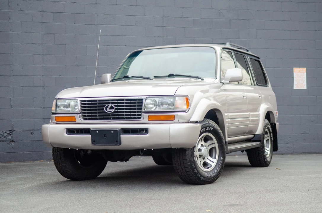 1997 Lexus LX 1st Gen - Image 6 of 31