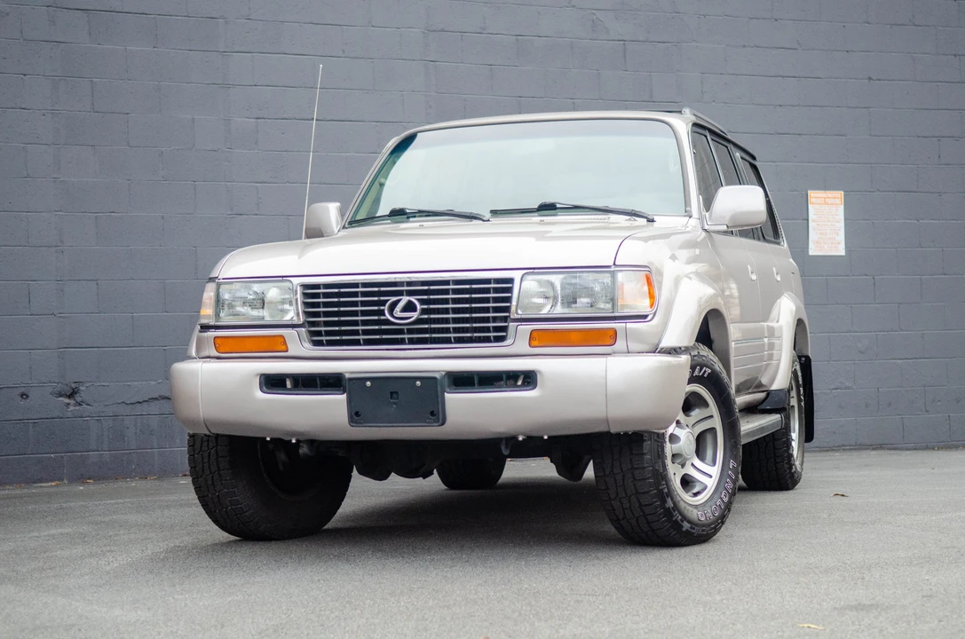 1997 Lexus LX 1st Gen - Image 8 of 31