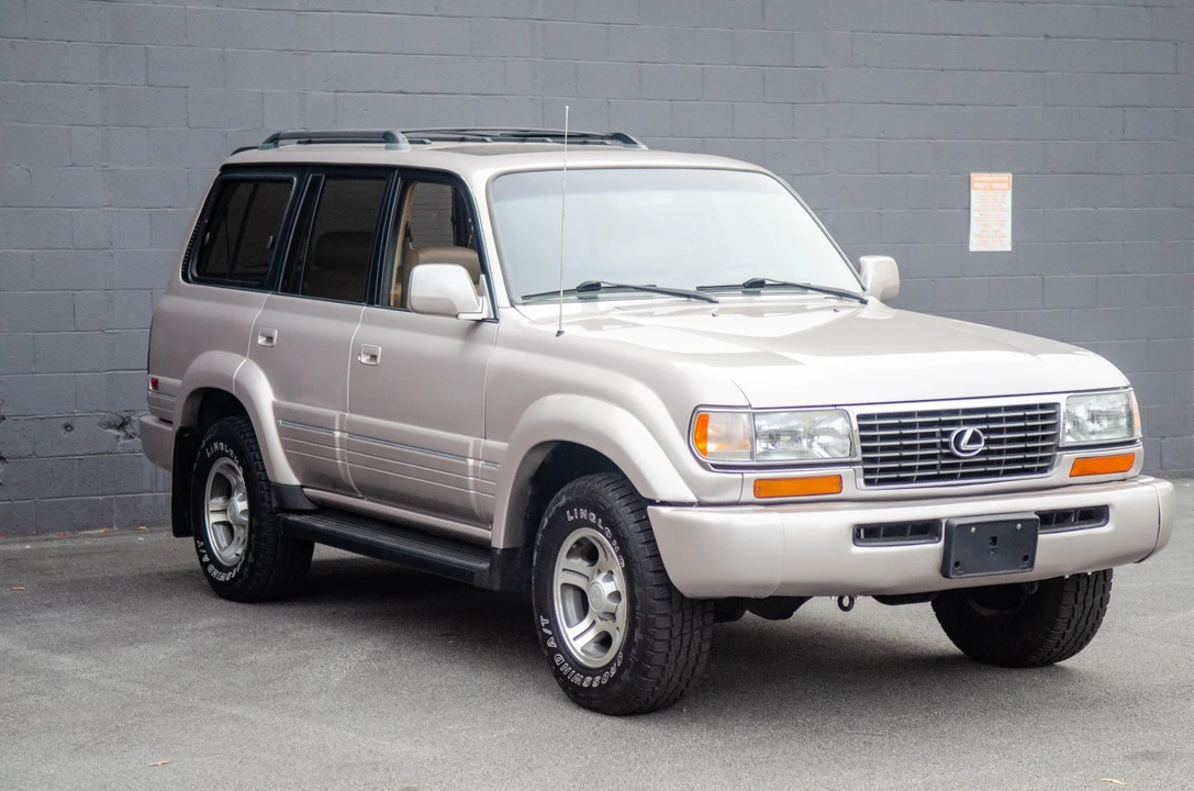 1997 Lexus LX 1st Gen - Image 14 of 31