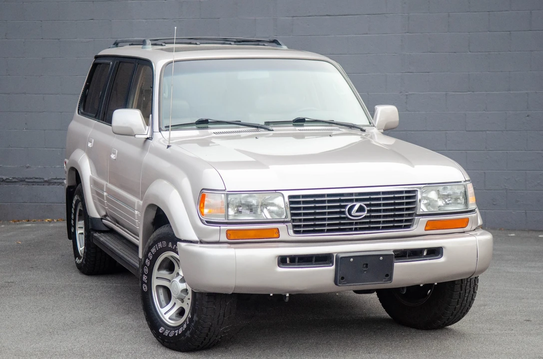 1997 Lexus LX 1st Gen - Image 11 of 31
