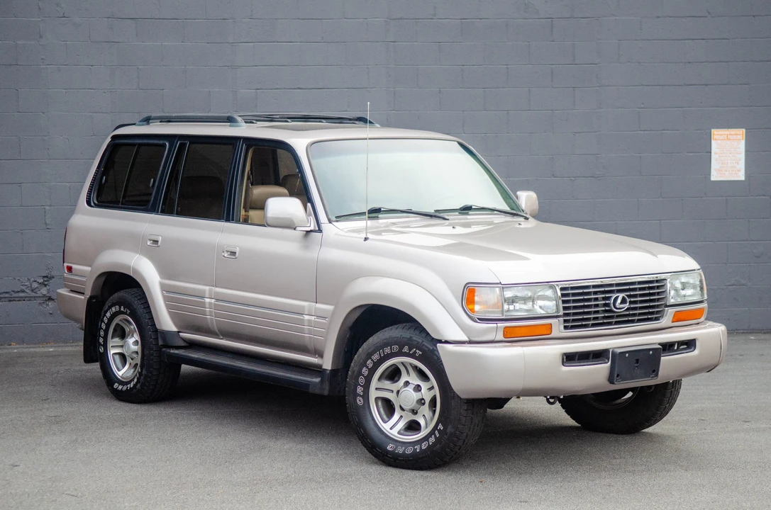 1997 Lexus LX 1st Gen - Image 15 of 31