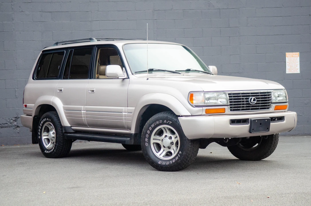 1997 Lexus LX 1st Gen - Image 16 of 31
