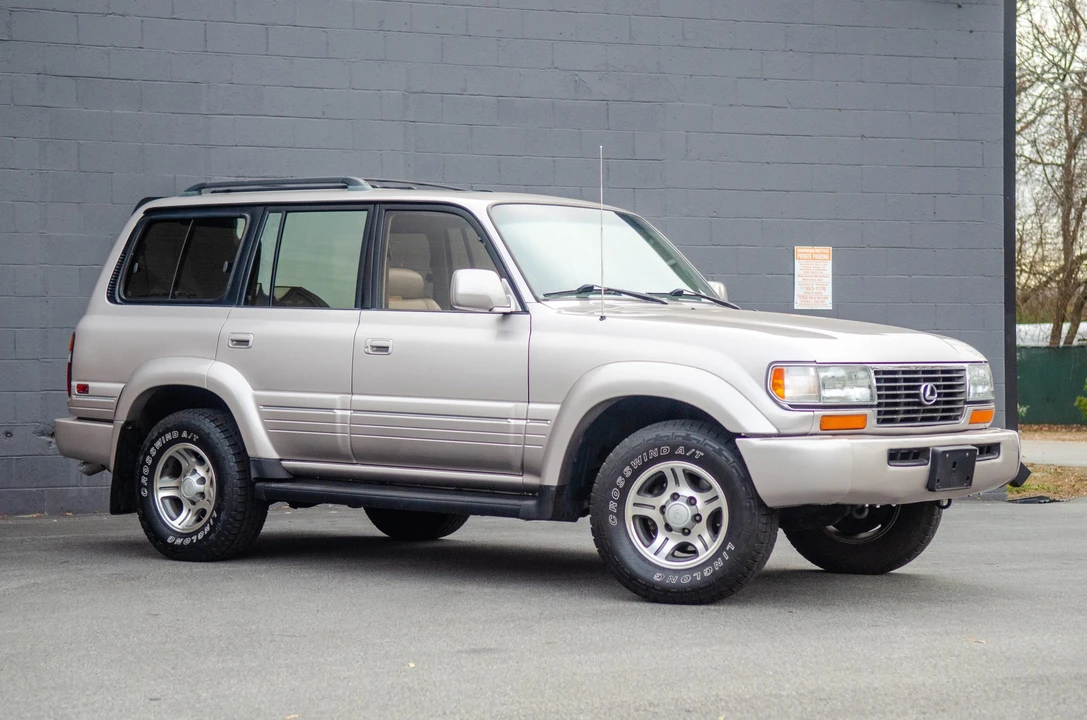 1997 Lexus LX 1st Gen - Image 21 of 31