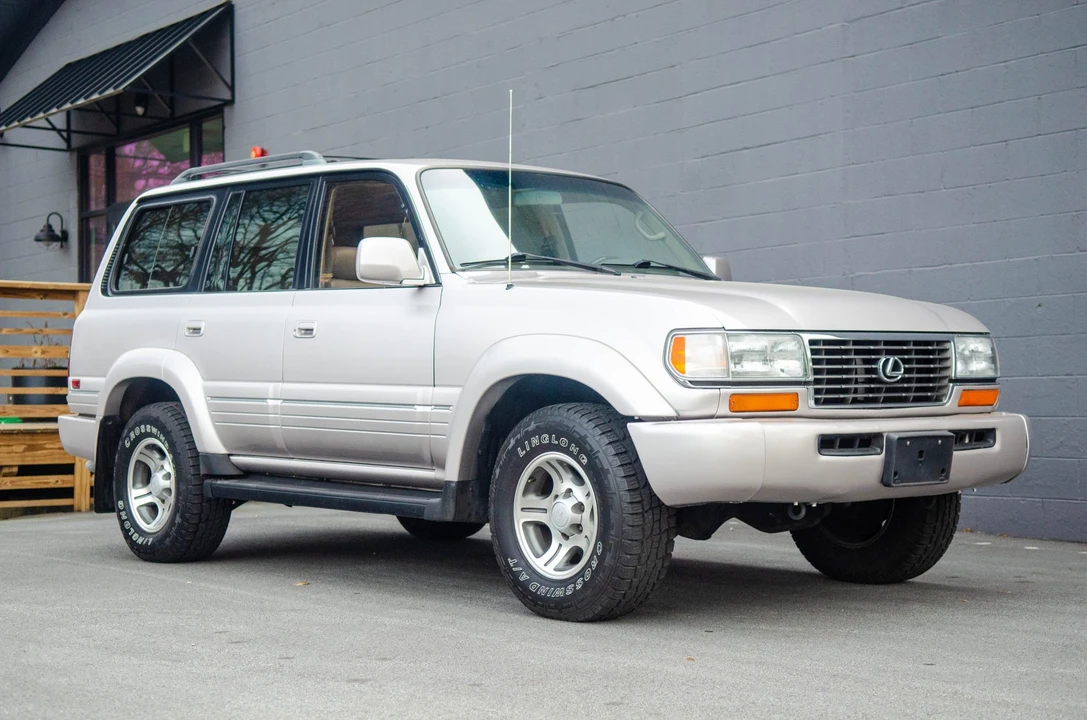 1997 Lexus LX 1st Gen - Image 18 of 31