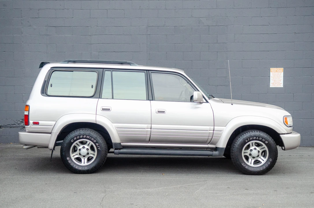 1997 Lexus LX 1st Gen - Image 22 of 31