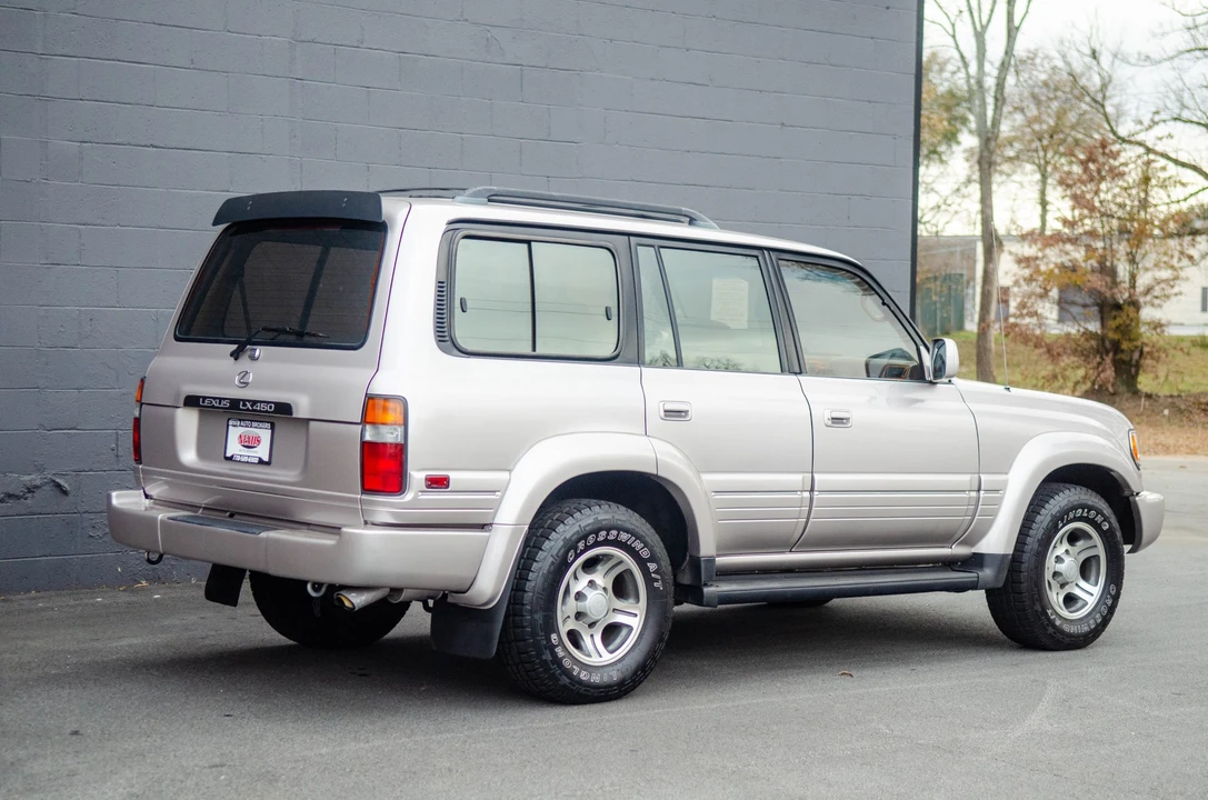 1997 Lexus LX 1st Gen - Image 23 of 31