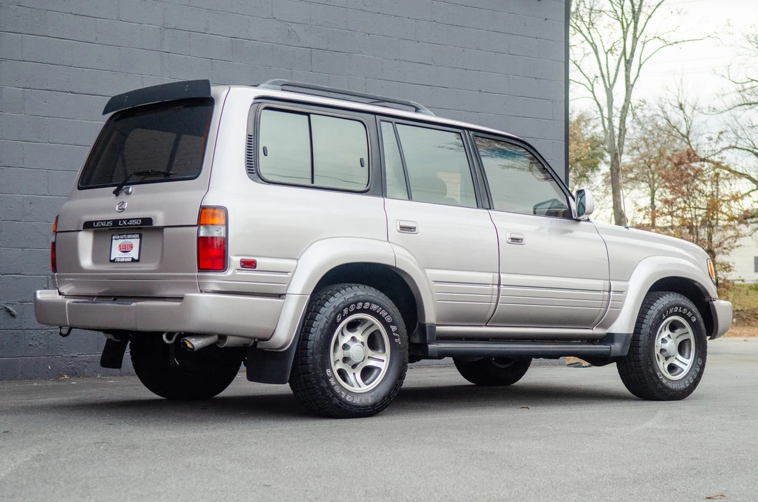 1997 Lexus LX 1st Gen - Image 24 of 31