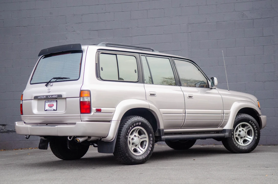 1997 Lexus LX 1st Gen - Image 26 of 31