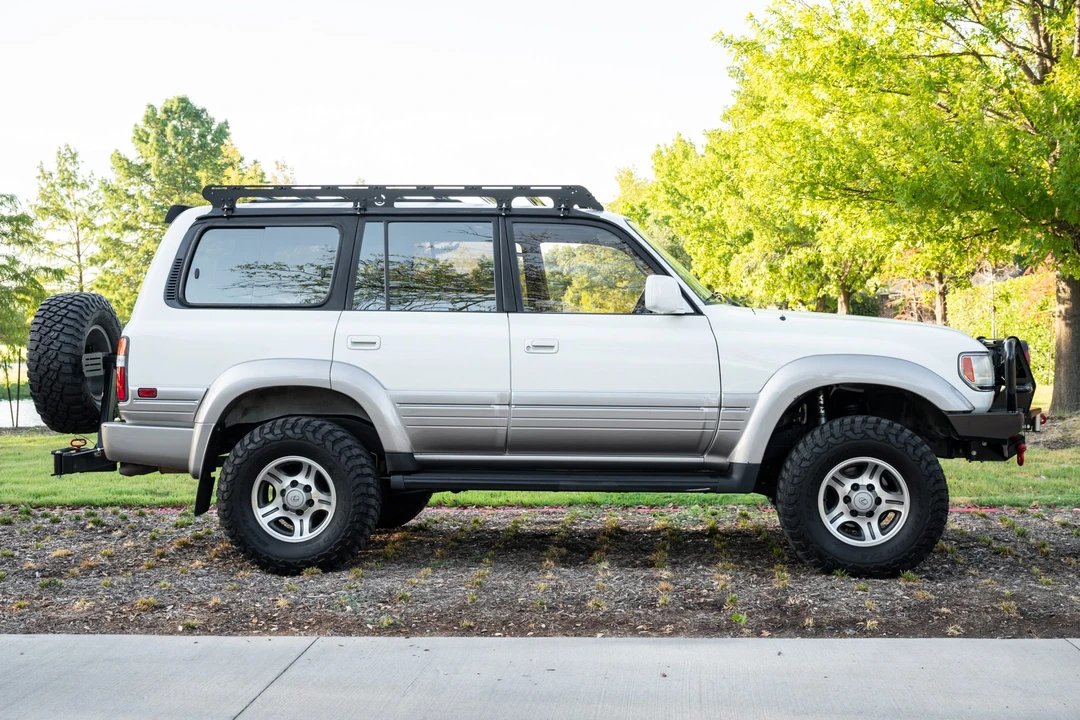 1997 Lexus LX 1st Gen - Image 4 of 31