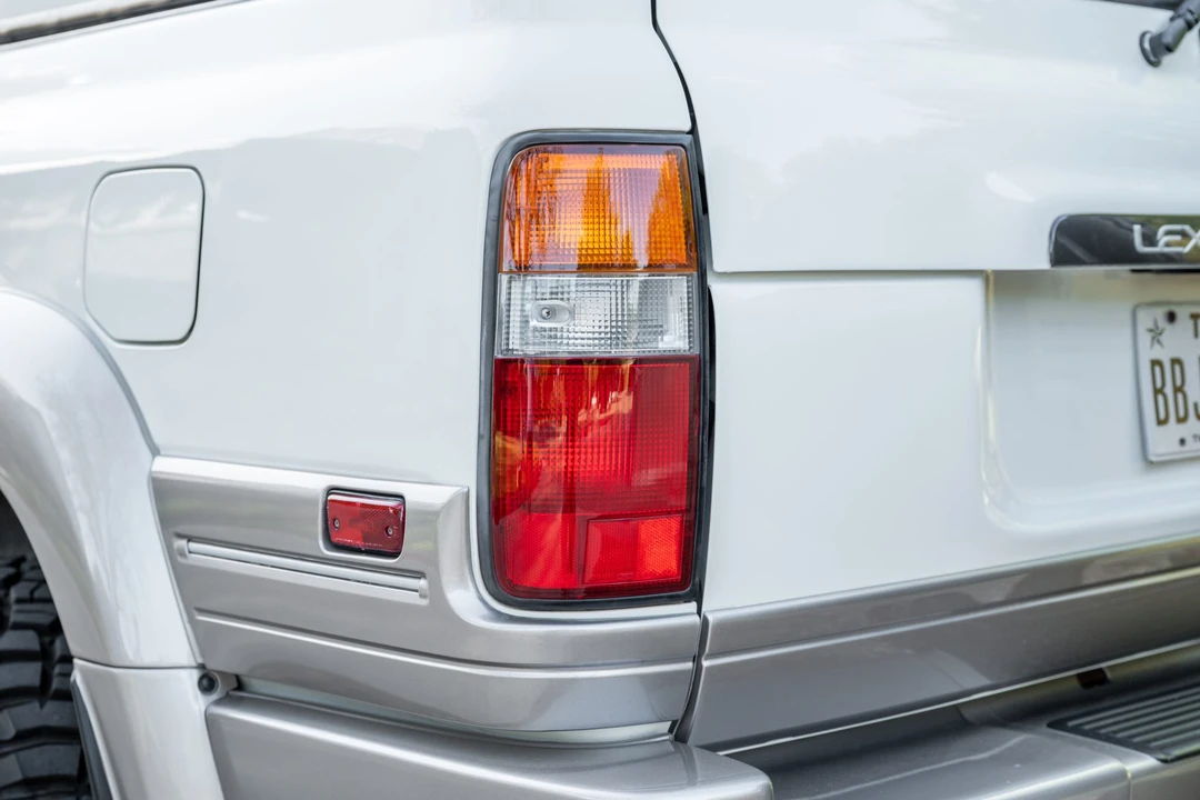 1997 Lexus LX 1st Gen - Image 15 of 31