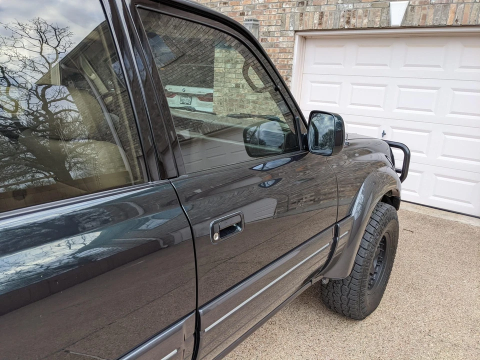 1997 Lexus LX 1st Gen - Image 19 of 31