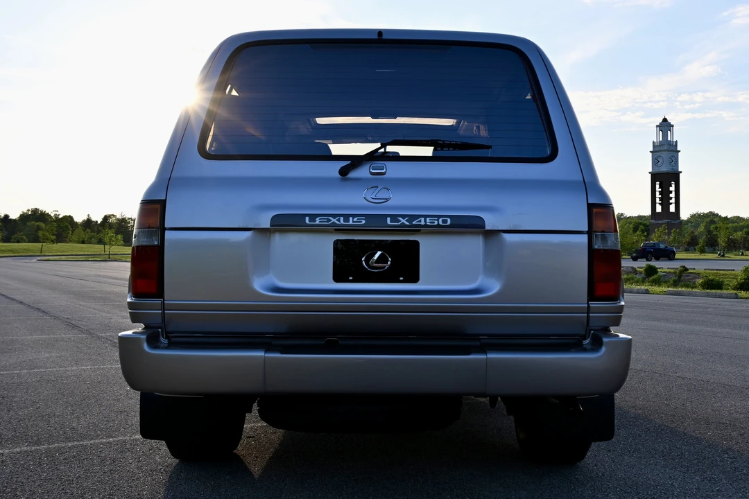 1997 Lexus LX 1st Gen - Image 20 of 31