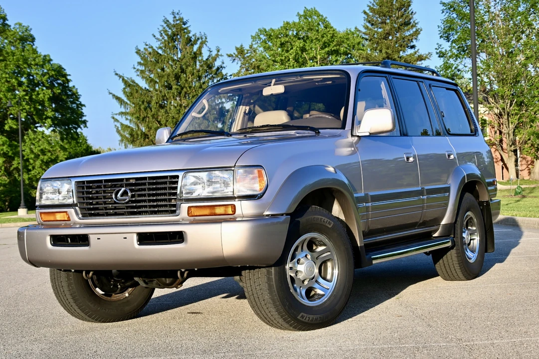 1997 Lexus LX 1st Gen - Image 11 of 31