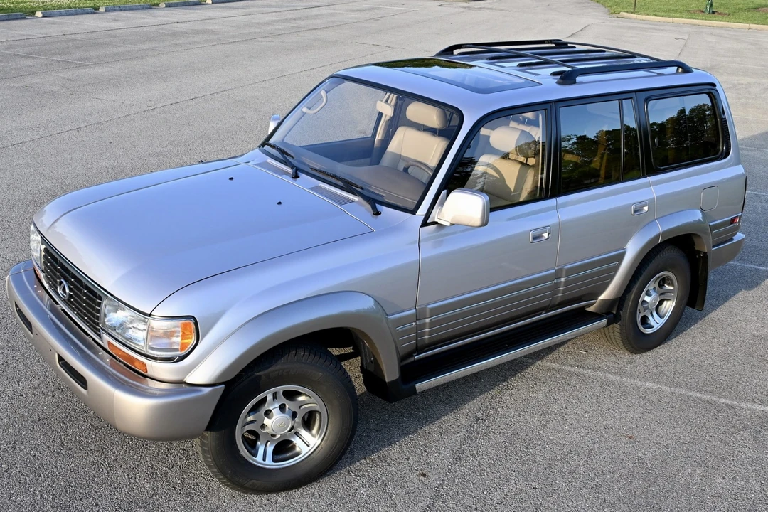 1997 Lexus LX 1st Gen - Image 10 of 31
