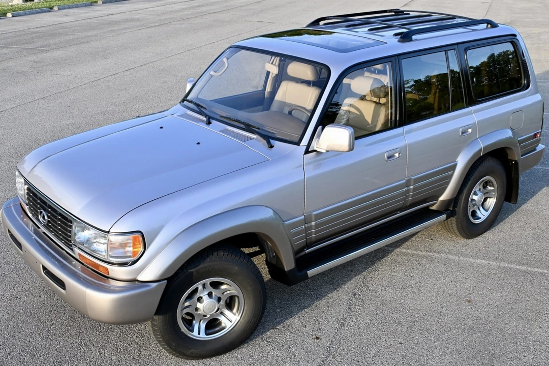 1997 Lexus LX 1st Gen - Image 9 of 31