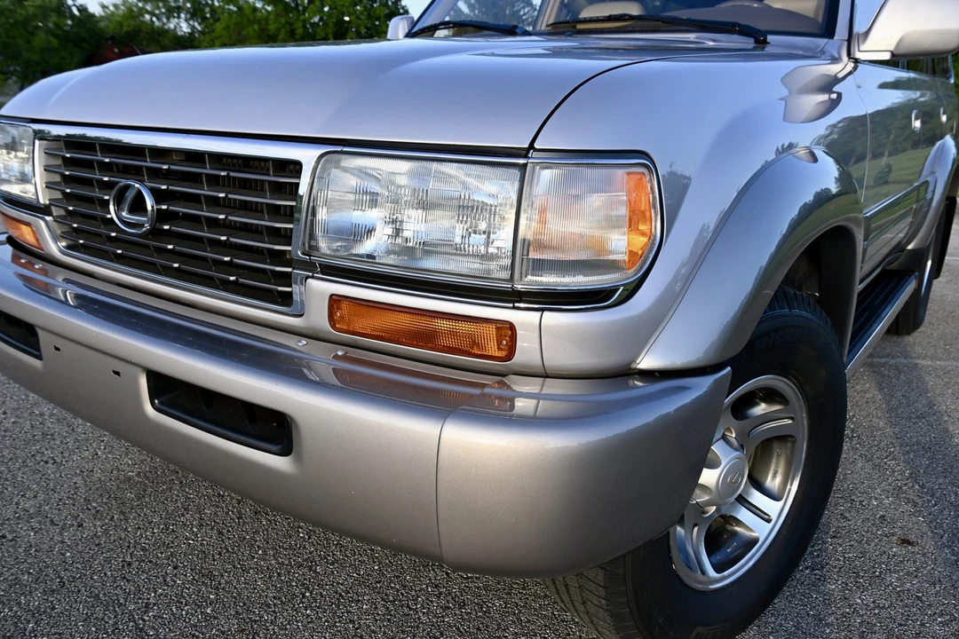1997 Lexus LX 1st Gen - Image 27 of 31