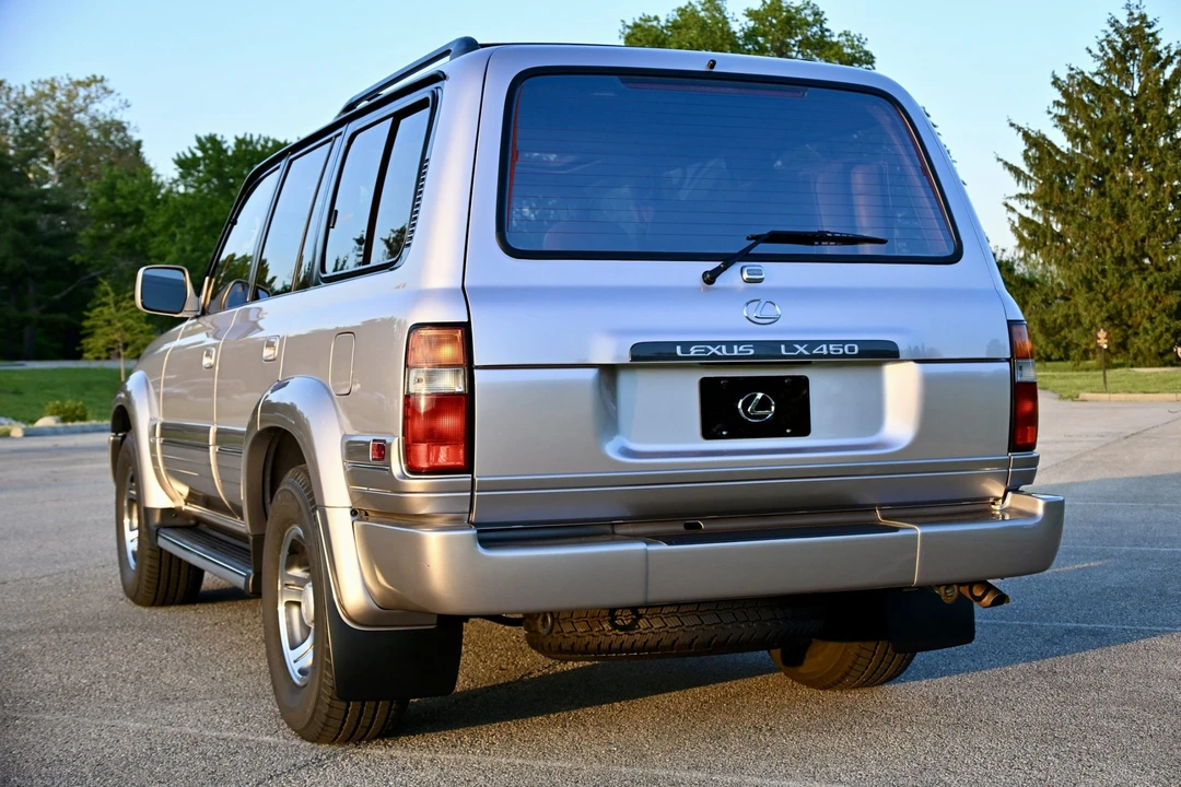 1997 Lexus LX 1st Gen - Image 18 of 31