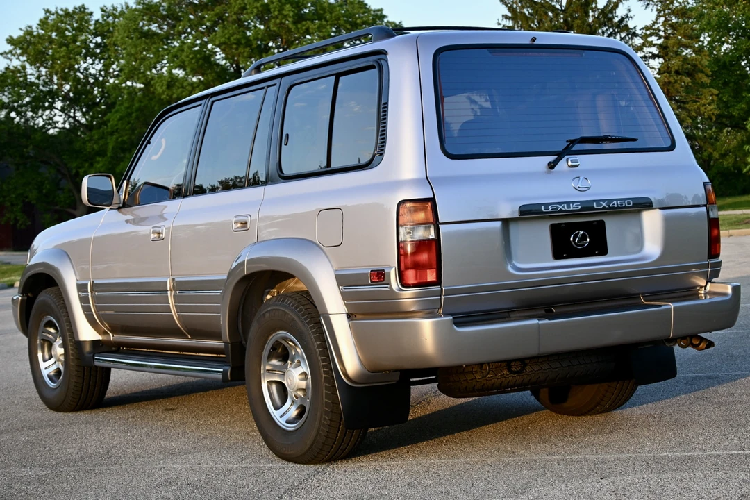 1997 Lexus LX 1st Gen - Image 17 of 31