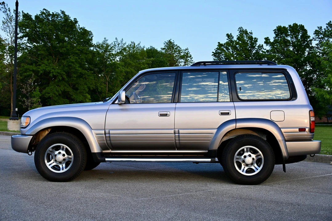 1997 Lexus LX 1st Gen - Image 14 of 31