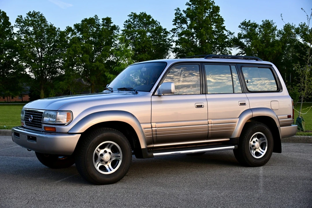 1997 Lexus LX 1st Gen - Image 13 of 31