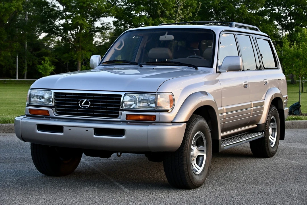 1997 Lexus LX 1st Gen - Image 4 of 31