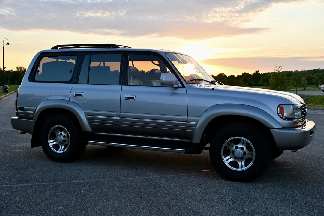 1997 Lexus LX 1st Gen - Image 22 of 31