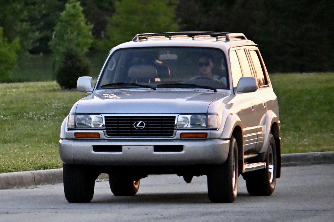 1997 Lexus LX 1st Gen - Image 3 of 31