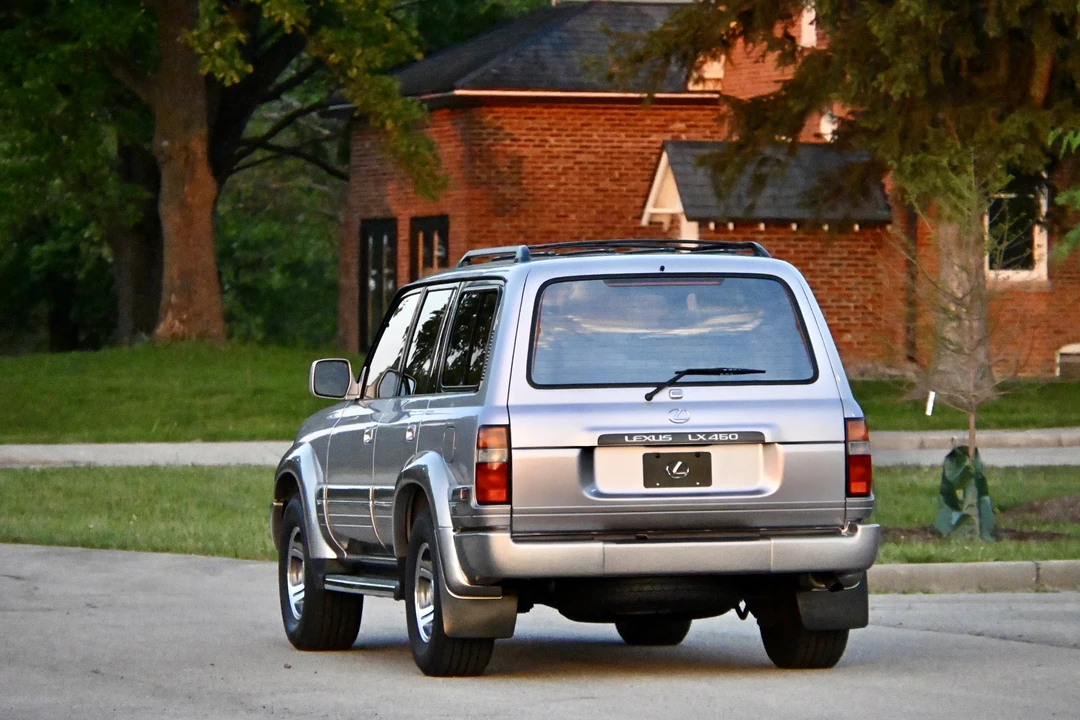 1997 Lexus LX 1st Gen - Image 19 of 31