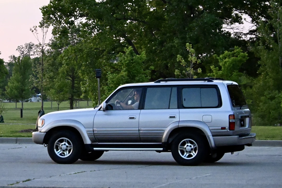 1997 Lexus LX 1st Gen - Image 15 of 31