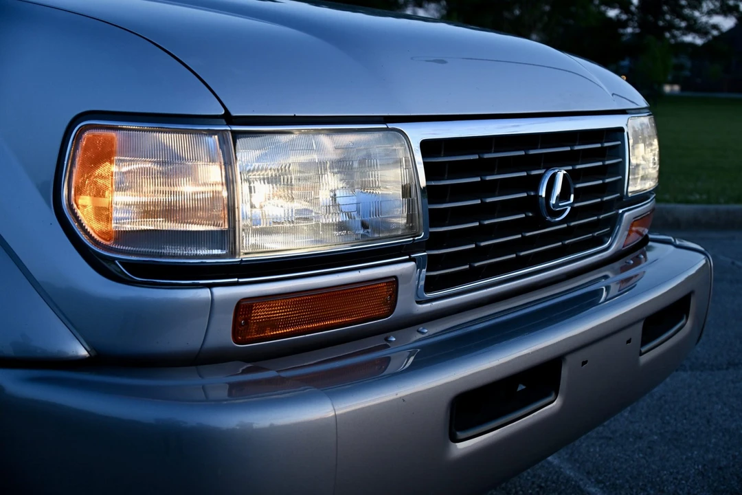 1997 Lexus LX 1st Gen - Image 24 of 31