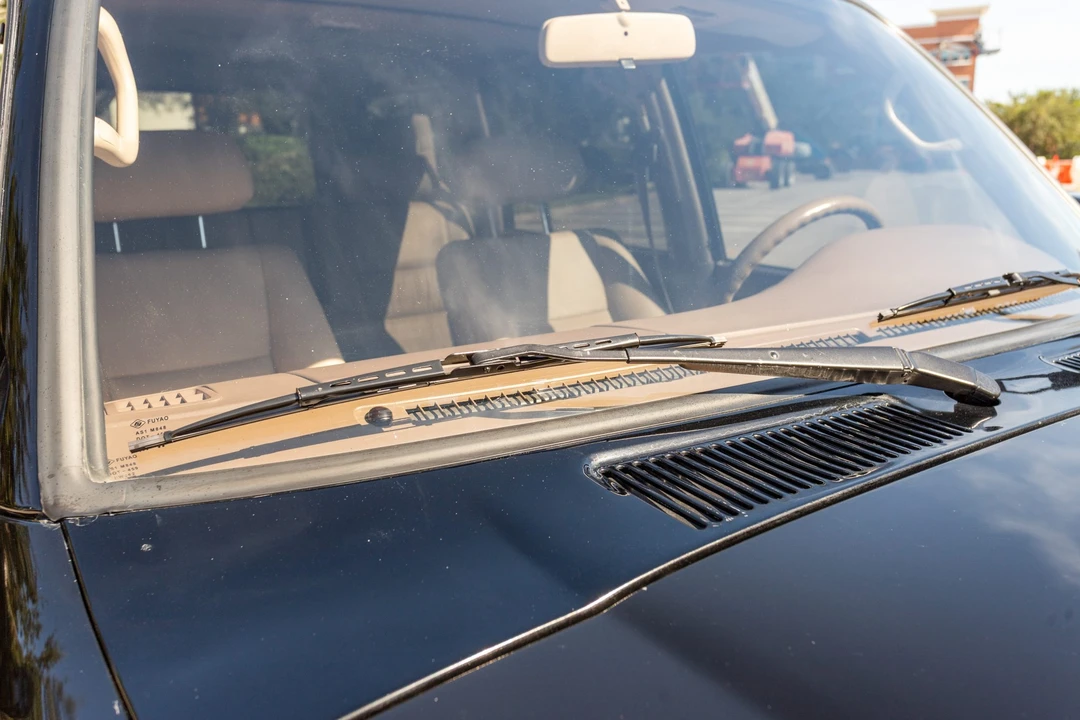 1997 Lexus LX 1st Gen - Image 16 of 31