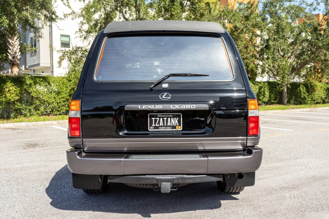 1997 Lexus LX 1st Gen - Image 5 of 31
