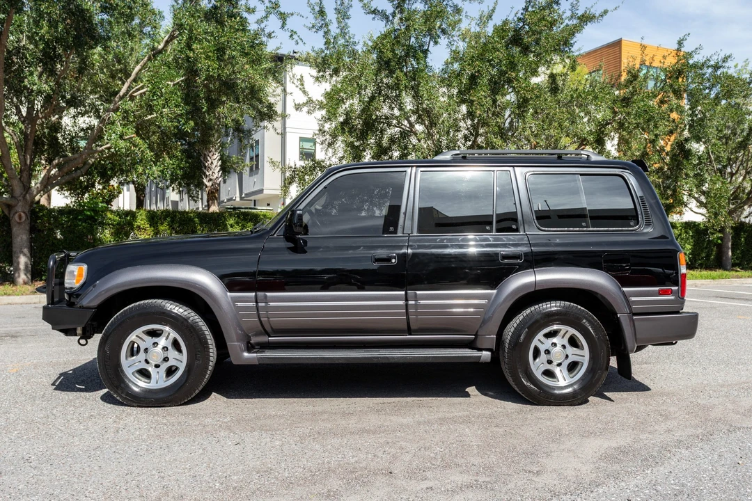 1997 Lexus LX 1st Gen - Image 3 of 31
