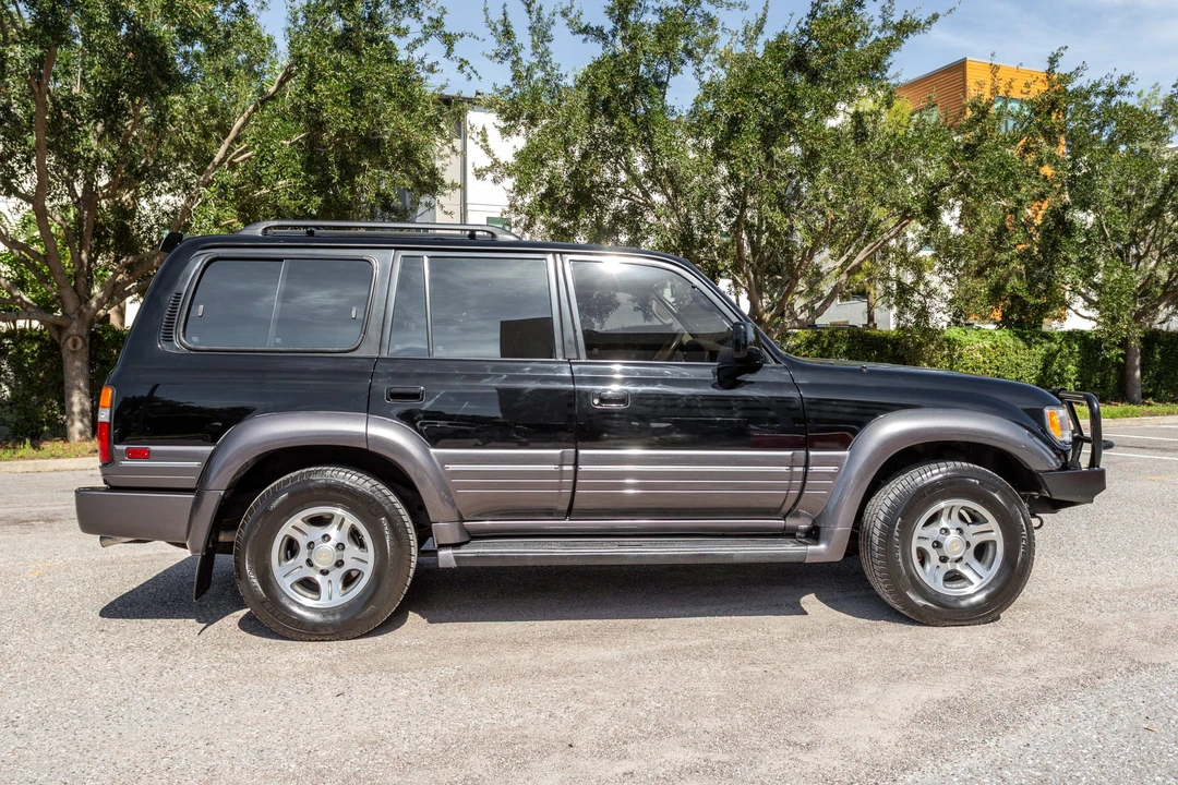 1997 Lexus LX 1st Gen - Image 8 of 31