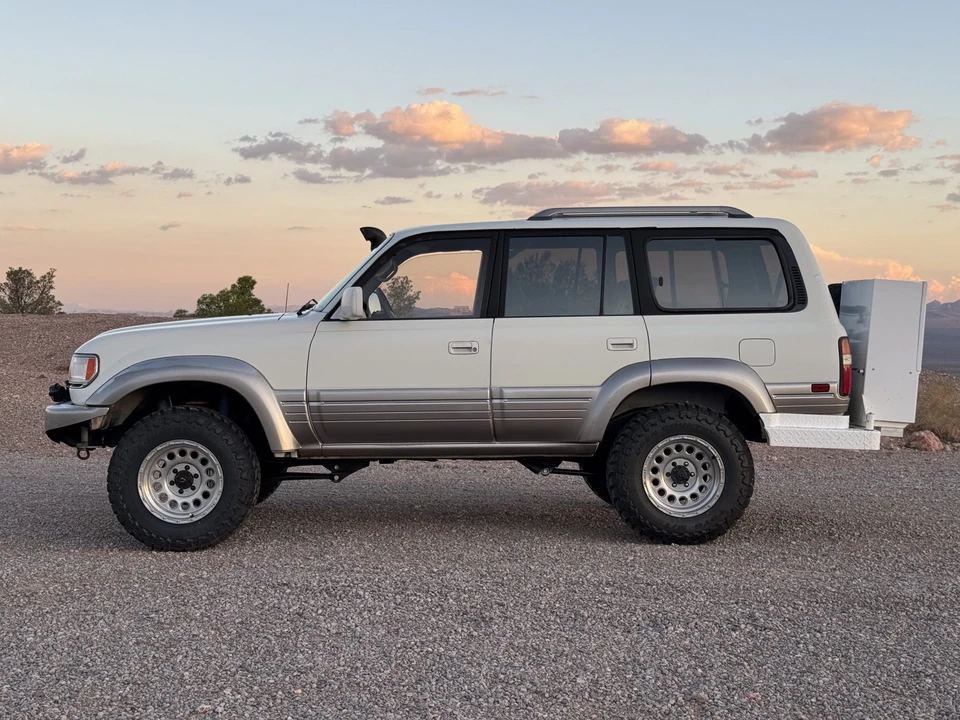 1997 Lexus LX 1st Gen - Image 15 of 31