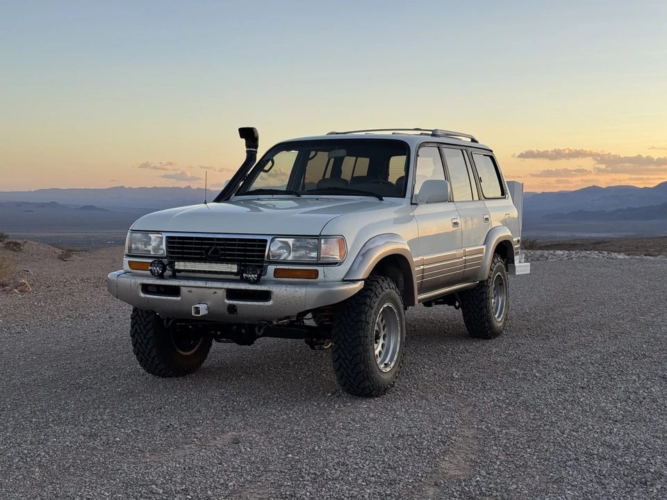 1997 Lexus LX 1st Gen - Image 5 of 31