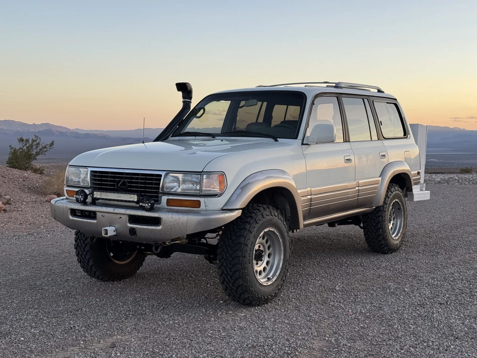 1997 Lexus LX 1st Gen - Image 3 of 31