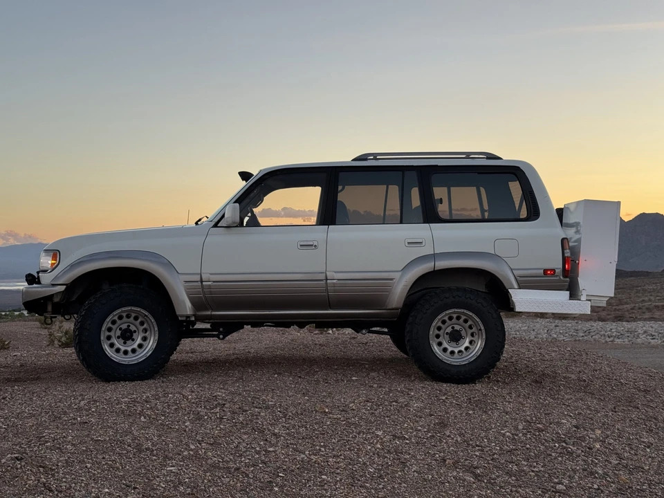1997 Lexus LX 1st Gen - Image 16 of 31