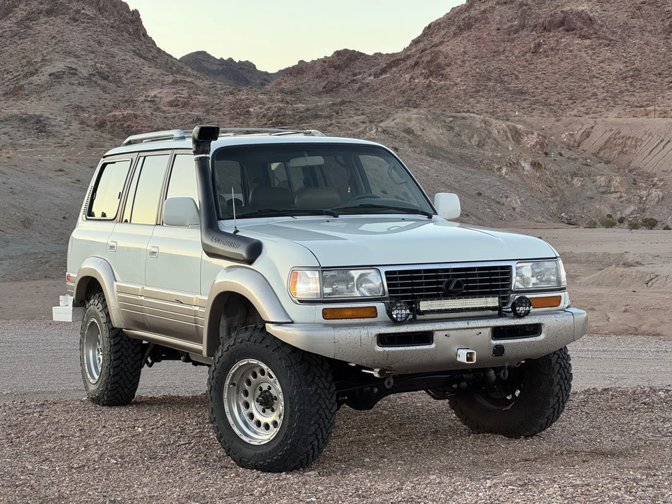 1997 Lexus LX 1st Gen - Image 11 of 31