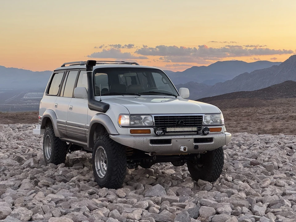 1997 Lexus LX 1st Gen - Image 30 of 31