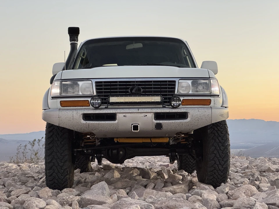 1997 Lexus LX 1st Gen - Image 27 of 31