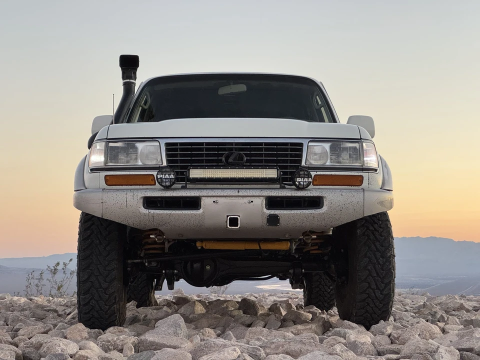 1997 Lexus LX 1st Gen - Image 26 of 31